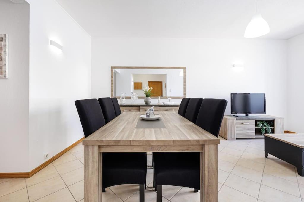 Sea-Front 1' Min! - Apartment With Ac & Wifi กัวเตย์รา ภายนอก รูปภาพ
